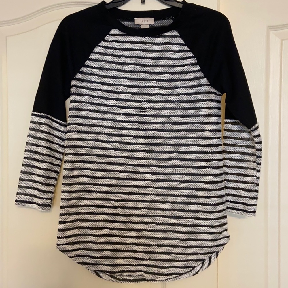 Black and white Loft top
